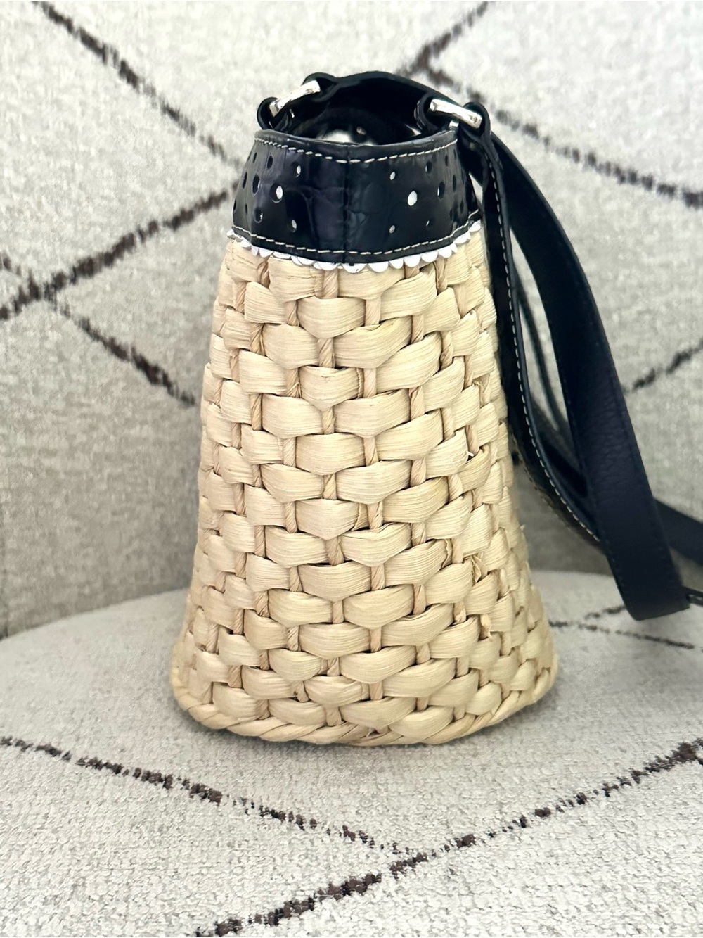 Brighton Straw Woven Tote Bag Heart Charm Shoulder Bag Black Trim - Picture 9 of 11